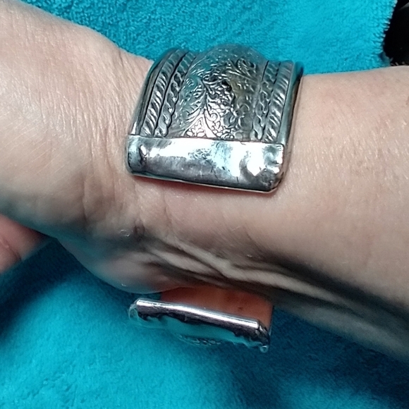 Intricate Silver Cuff Bracelet large wide inside is worn floral swirl leaf - Picture 6 of 7